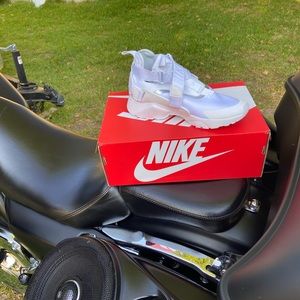 Nike Huarache City, 7Y